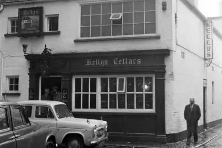 Historic Pubs of the Cathedral Quarter